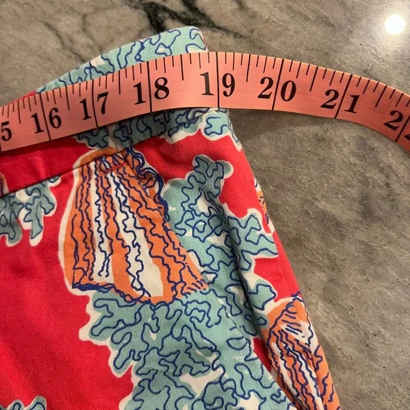 Lilly Pulitzer Avenue Bermuda Shorts Coral and Shell  Print - Picture 7 of 8